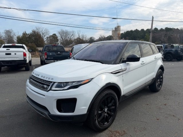 Used 2018 Land Rover Range Rover Evoque SE image 2