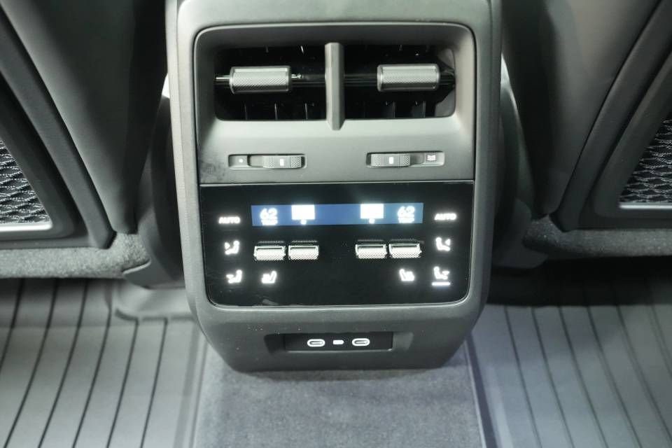 New 2026 Porsche Macan 4 Electric AWD/4WD image 25