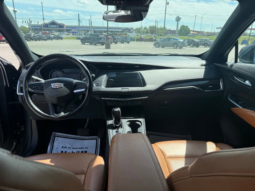 Used 2021 Cadillac XT4 Premium Luxury image 15