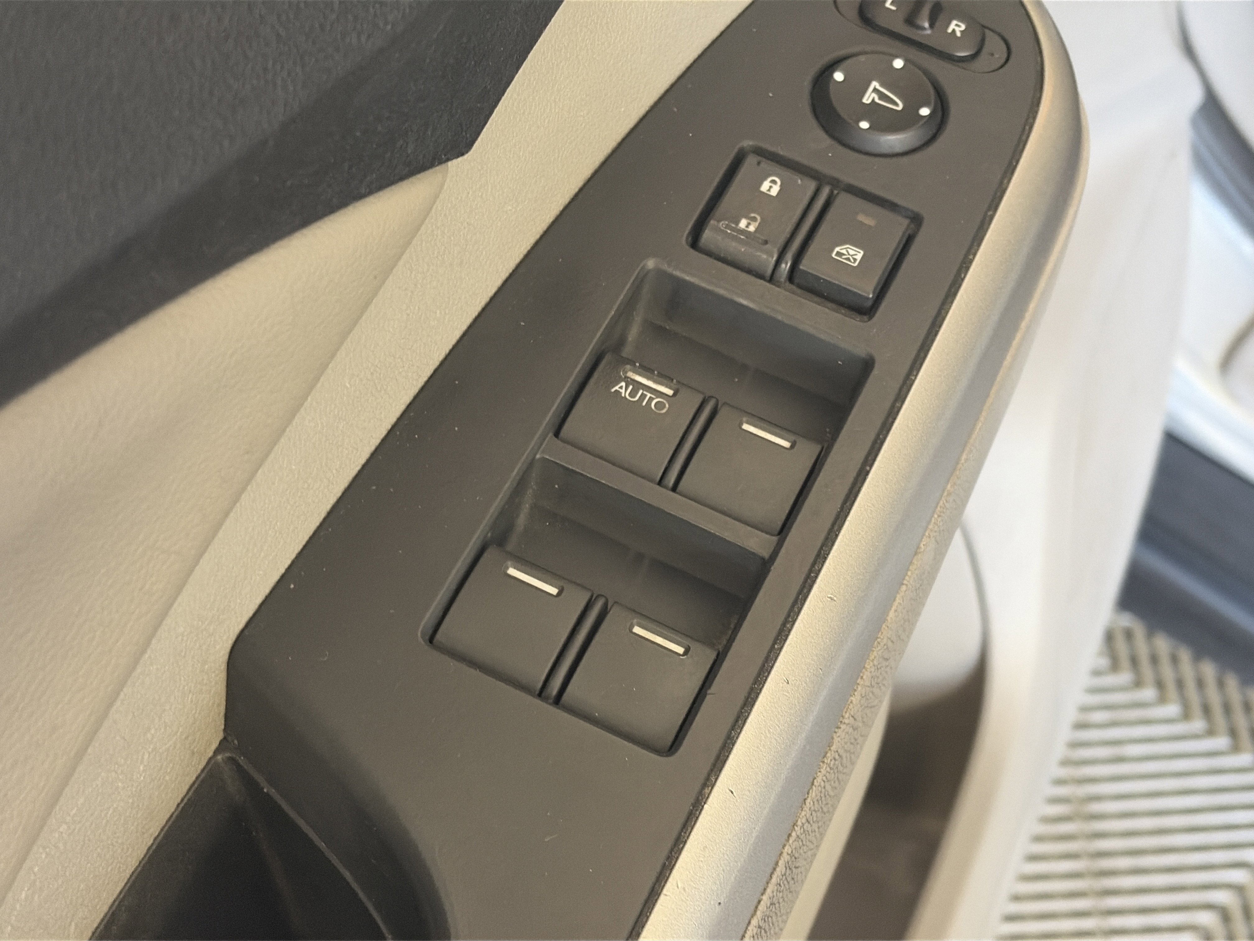 Used 2014 Honda CR-V EX-L image 11