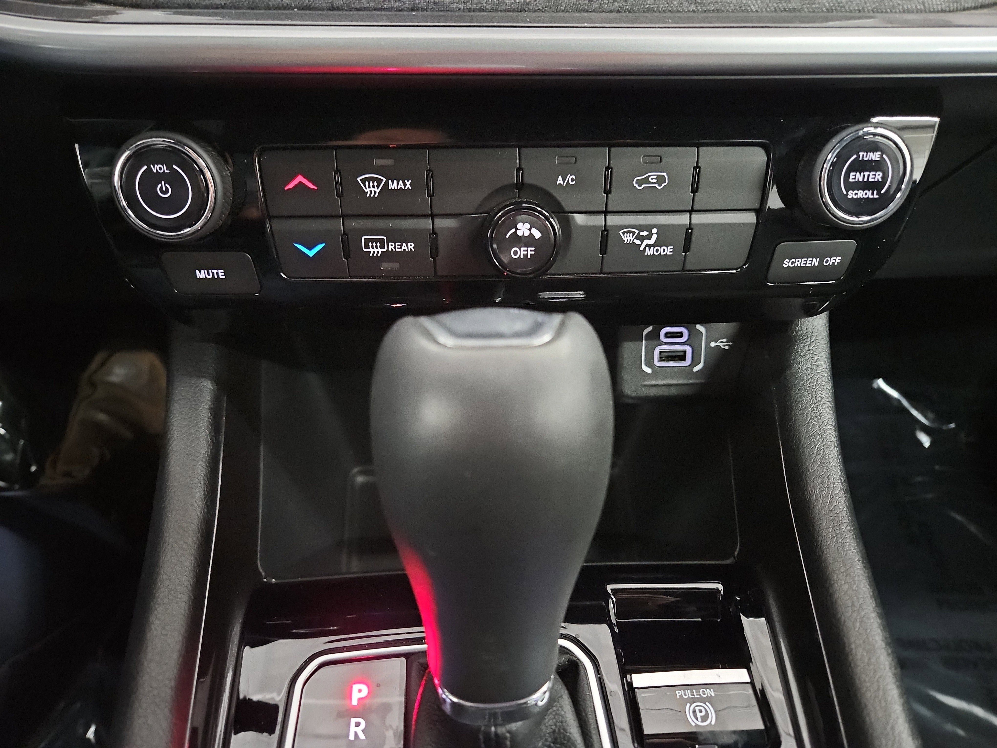 Used 2024 Jeep Compass Latitude image 19