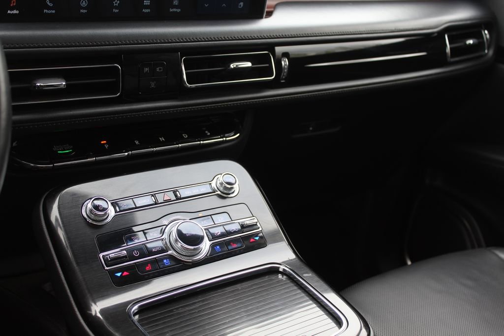 Used 2022 Lincoln Nautilus Reserve AWD/4WD image 14