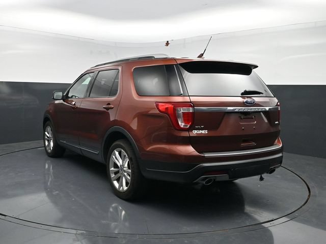 Used 2018 Ford Explorer XLT w/ Equipment Group 202A AWD/4WD image 7