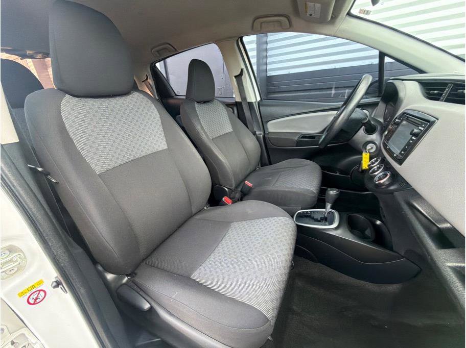 Used 2015 Toyota Yaris L FWD image 4
