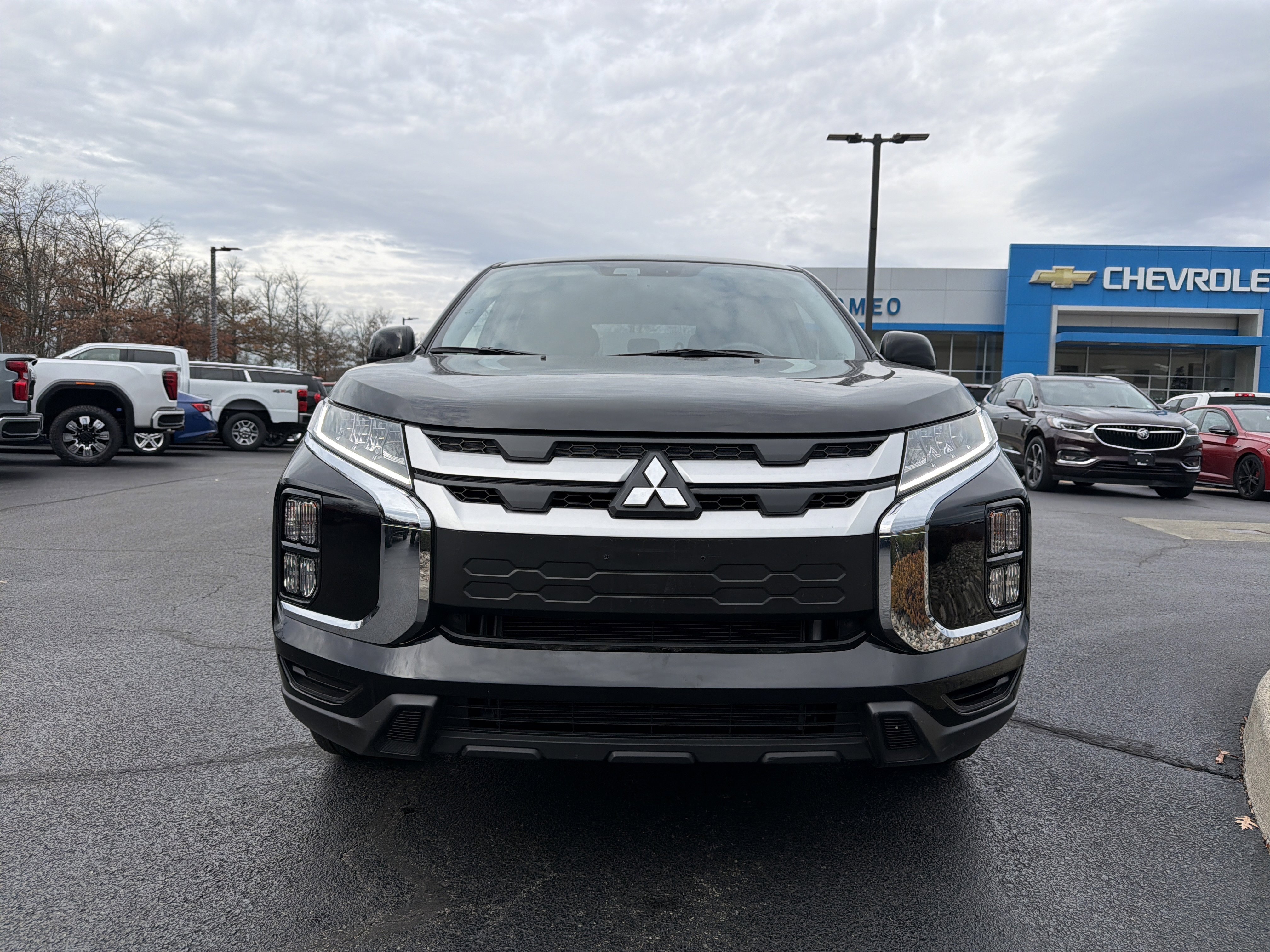 Used 2024 Mitsubishi Outlander Sport ES image 2