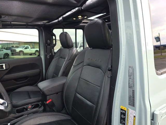 Used 2023 Jeep Wrangler Unlimited Sahara w/ Cold Weather Group image 12