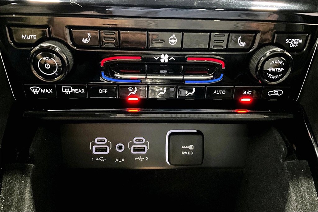 Used 2022 Jeep Grand Cherokee L Limited image 16