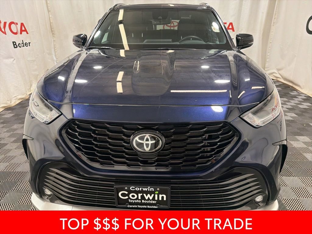 Used 2025 Toyota Highlander XSE AWD/4WD image 2