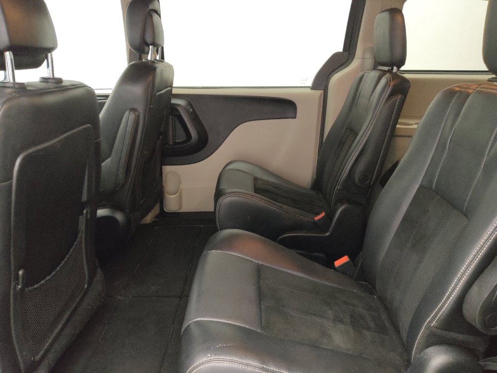 Used 2017 Dodge Grand Caravan SXT image 18