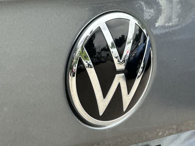Used 2023 Volkswagen Taos SE w/ Panoramic Sunroof Package AWD/4WD image 25