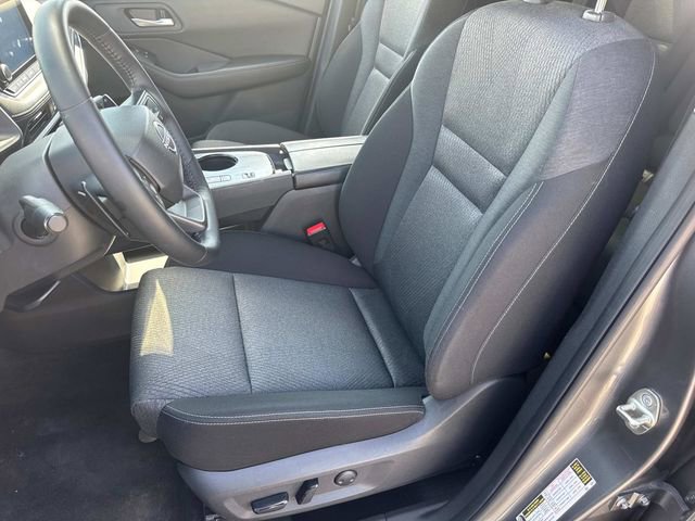 Used 2025 Nissan Rogue SV FWD image 28