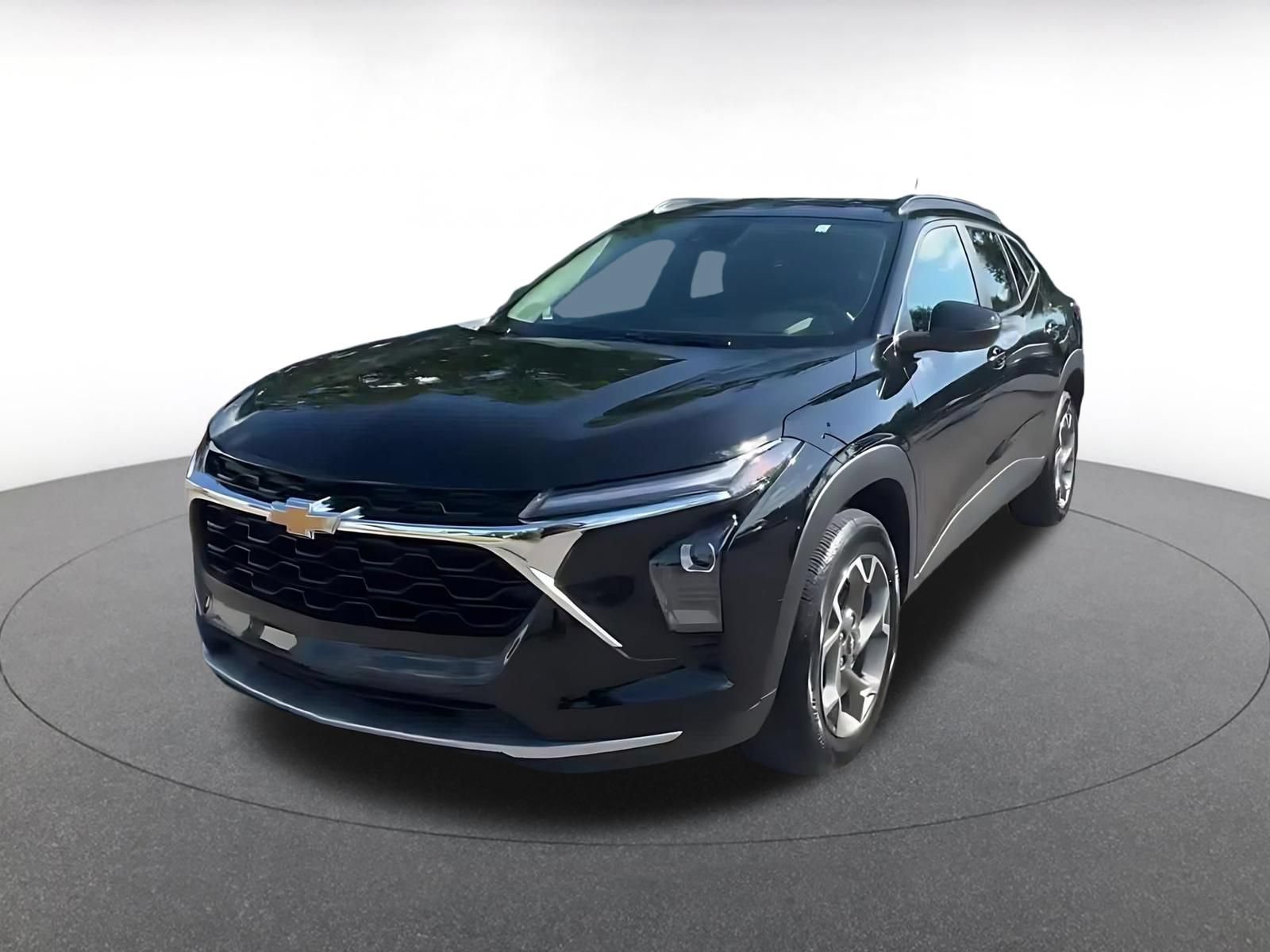 Used 2025 Chevrolet Trax LT FWD image 7