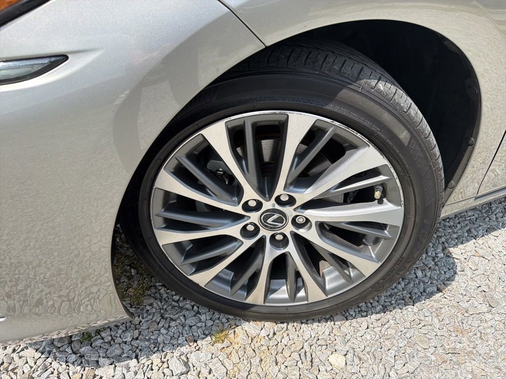 Used 2020 Lexus ES 350 w/ Premium Package image 2