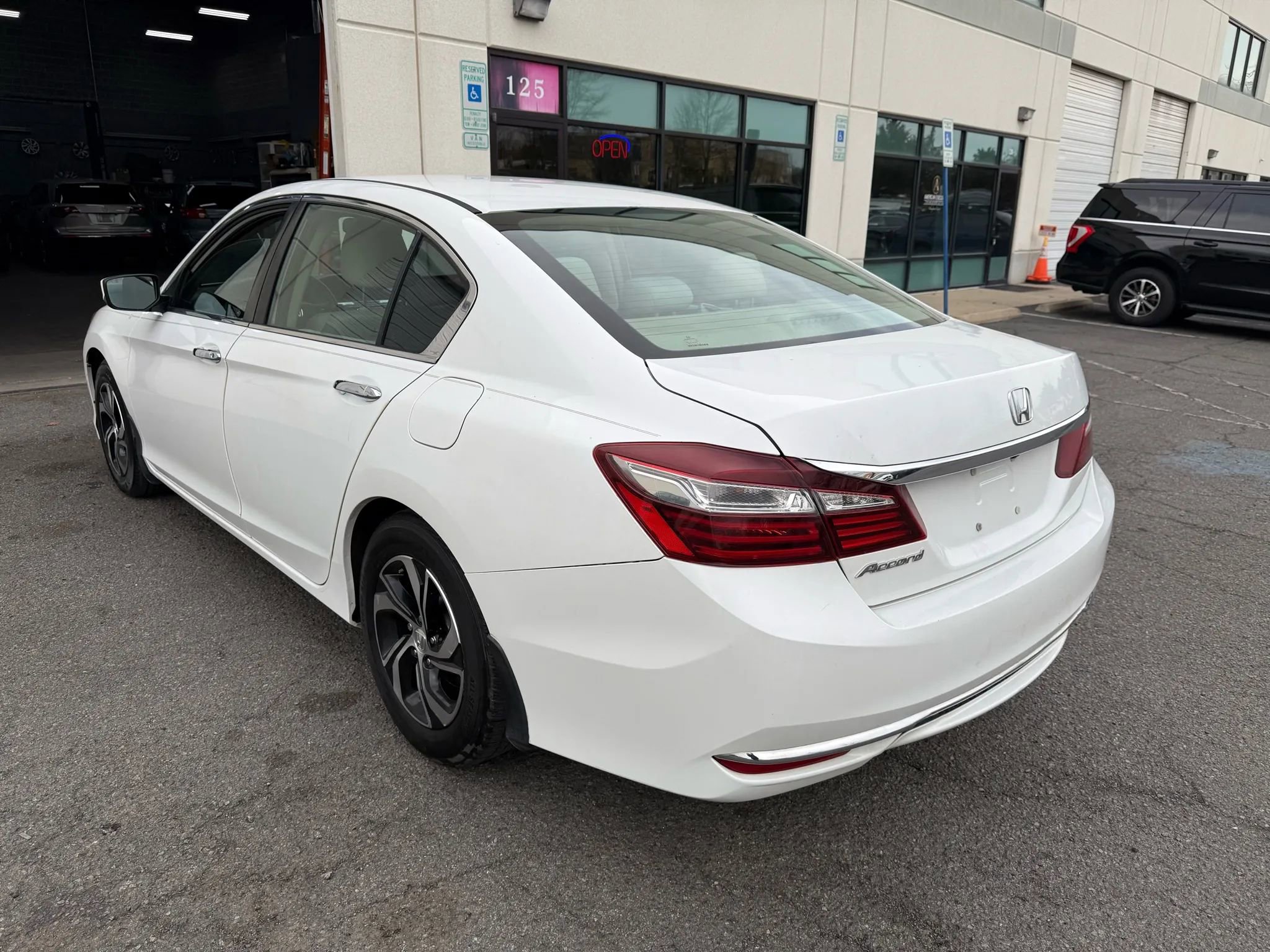 Used 2017 Honda Accord LX image 13