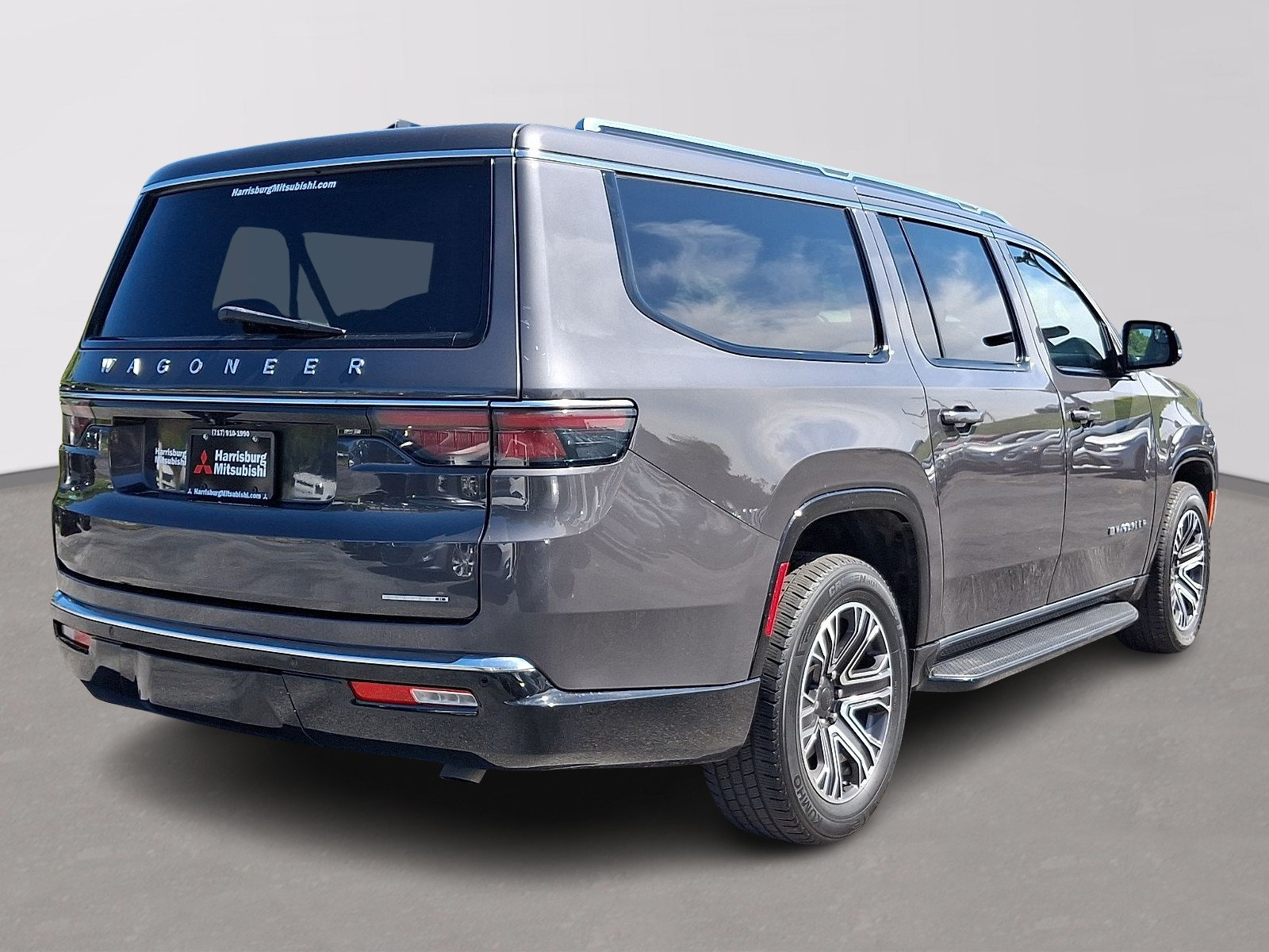 Used 2024 Jeep Wagoneer L Series II w/ Flexible Seating Group AWD/4WD image 6
