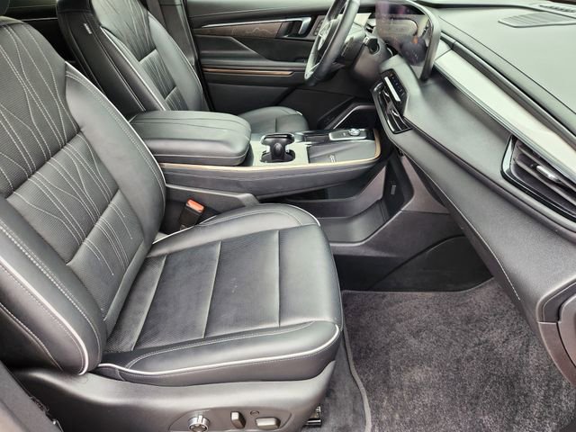 Used 2025 Buick Enclave Avenir image 14