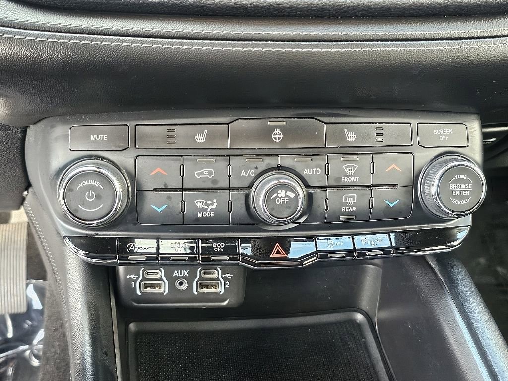 Used 2021 Dodge Durango SXT image 29