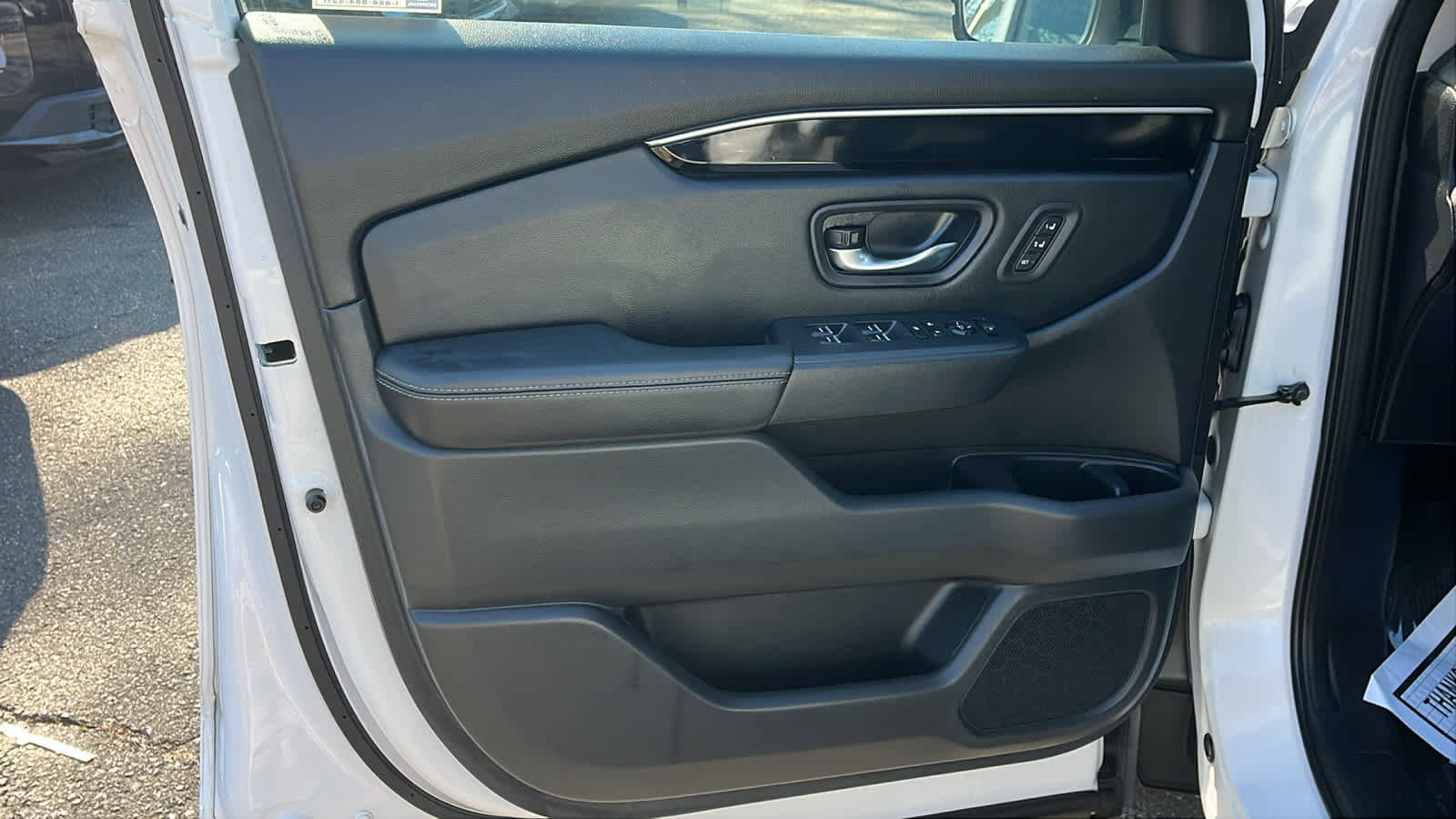 Used 2023 Honda Pilot Touring image 9