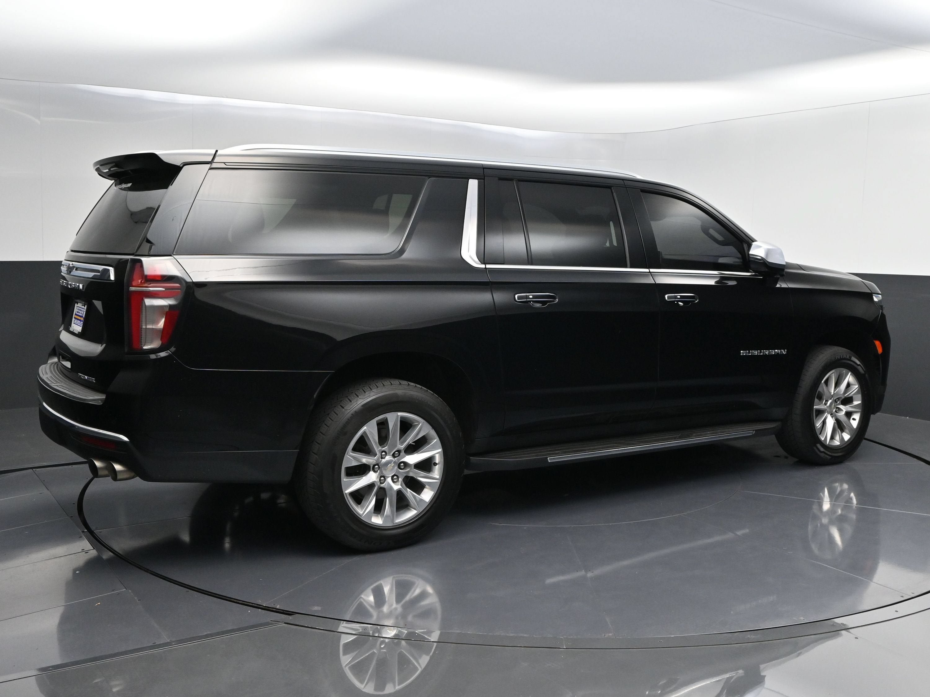 Used 2023 Chevrolet Suburban Premier AWD/4WD image 7