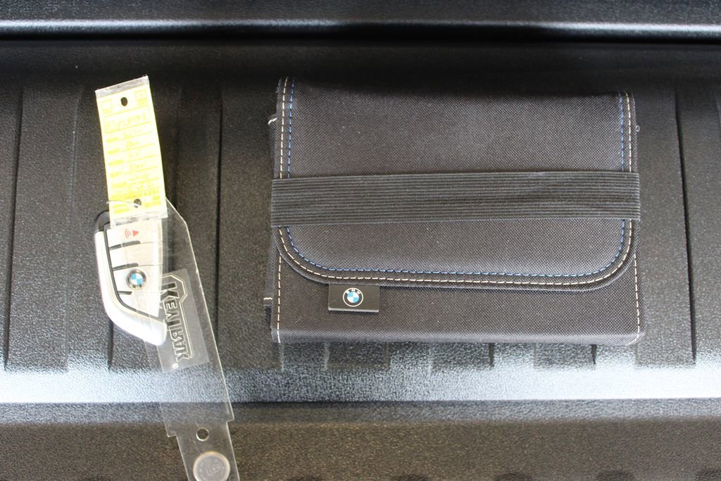 Used 2022 BMW X5 xDrive40i w/ M Sport Package image 30