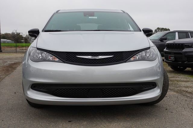 New 2026 Chrysler Voyager LX video 3