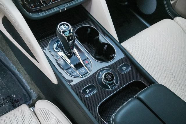 Used 2022 Bentley Bentayga AWD/4WD image 45