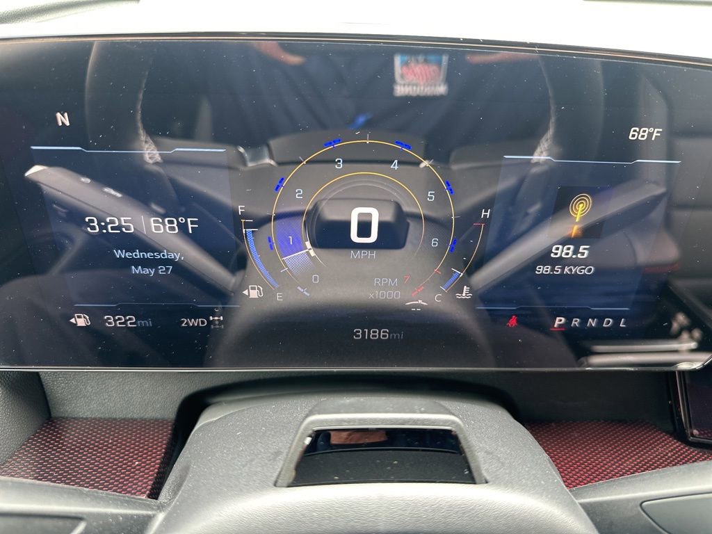 Used 2025 Chevrolet Traverse Z71 w/ Enhanced Driving Package AWD/4WD image 2