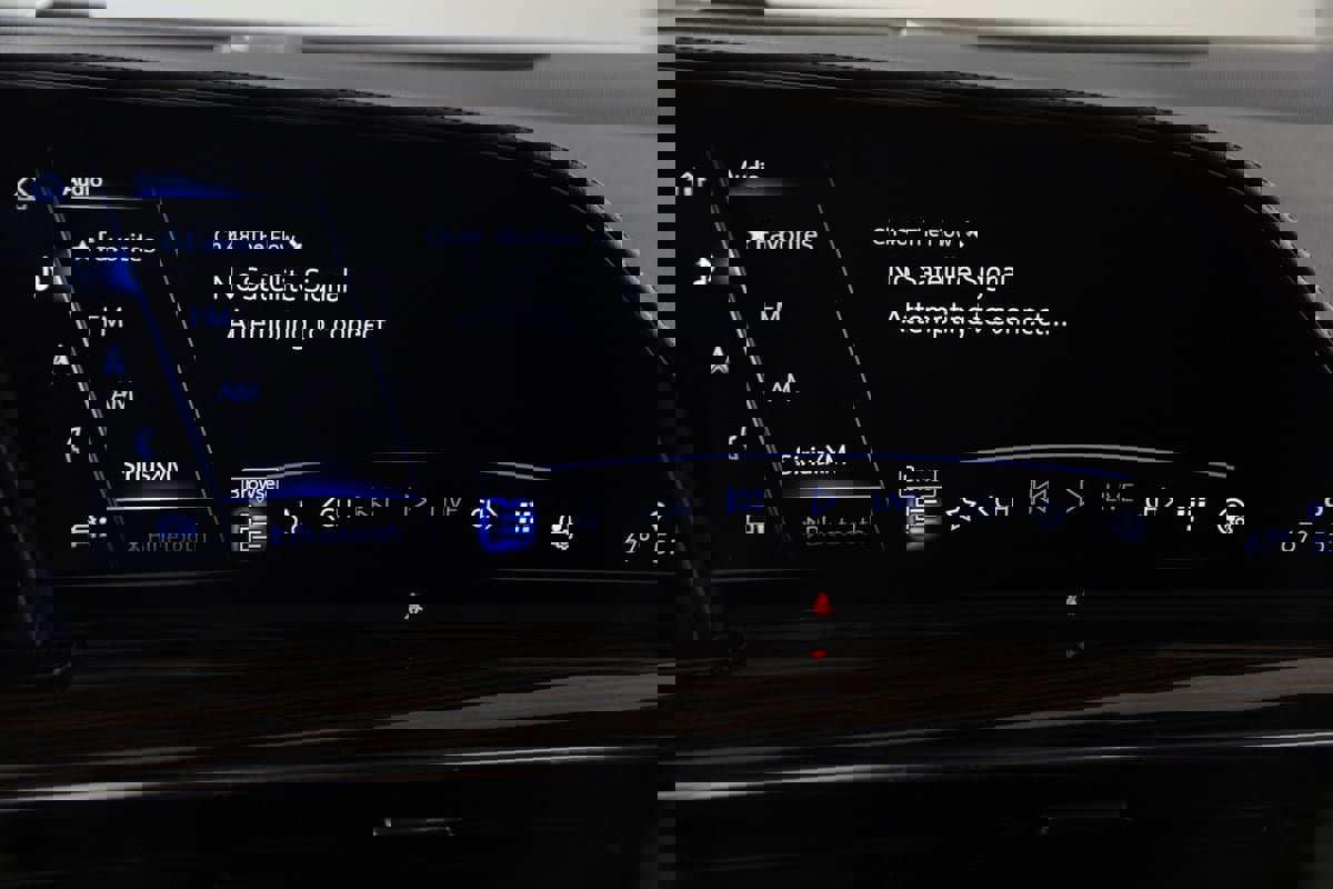 Used 2022 Cadillac Escalade ESV Premium Luxury image 41