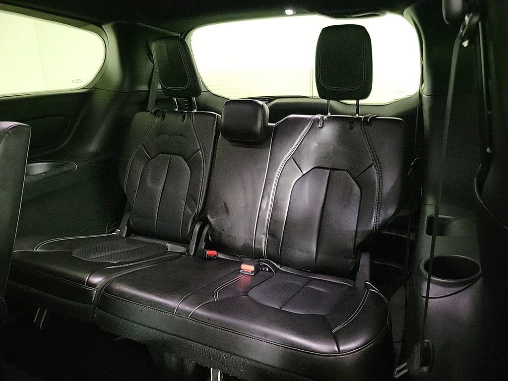 Used 2024 Chrysler Pacifica Select image 14