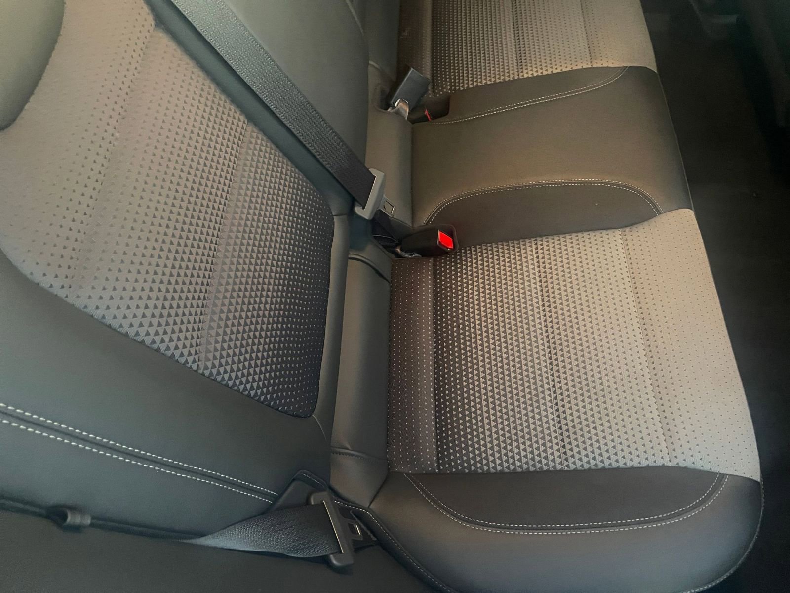 Used 2025 Chevrolet Trax LT image 38