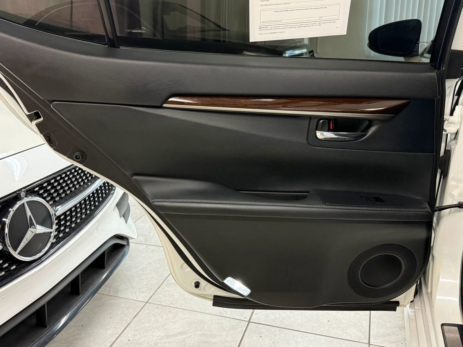 Used 2013 Lexus ES 350 w/ Luxury Pkg image 17