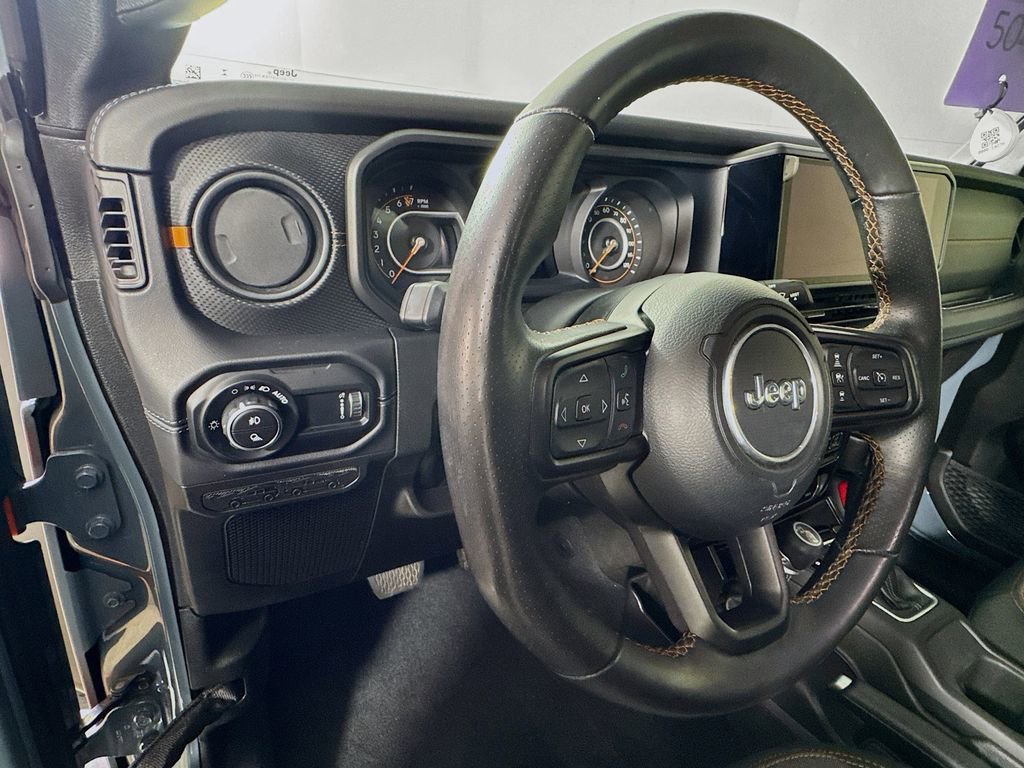 Used 2024 Jeep Gladiator Mojave w/ Technology Group AWD/4WD image 12