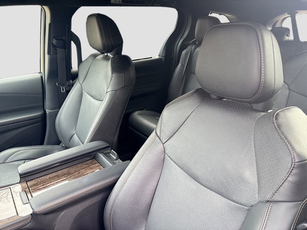 Used 2025 Toyota Sienna Limited AWD/4WD image 22