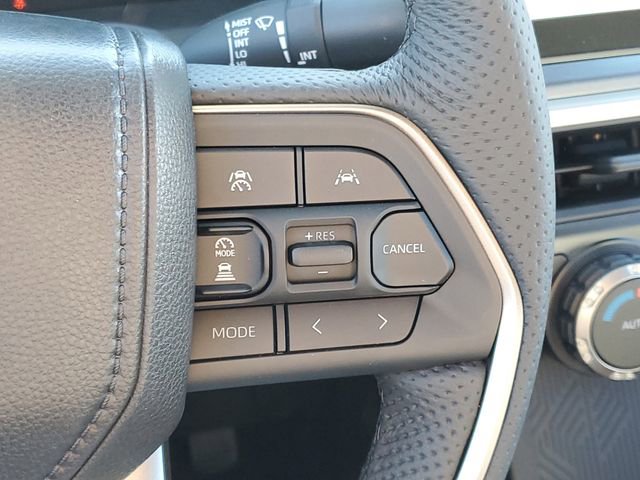 Used 2025 Toyota Tacoma TRD Off-Road image 17