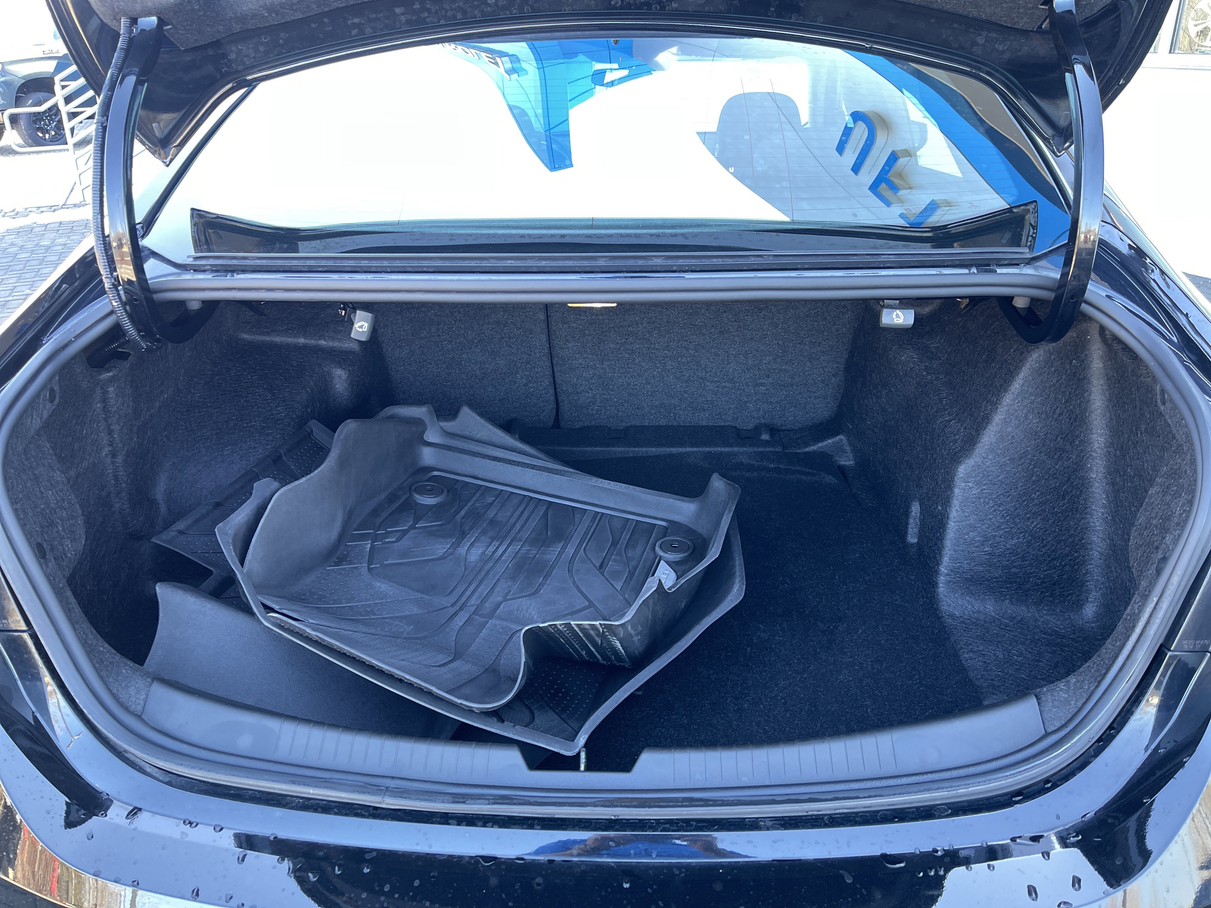 Used 2022 Chevrolet Malibu LT image 39