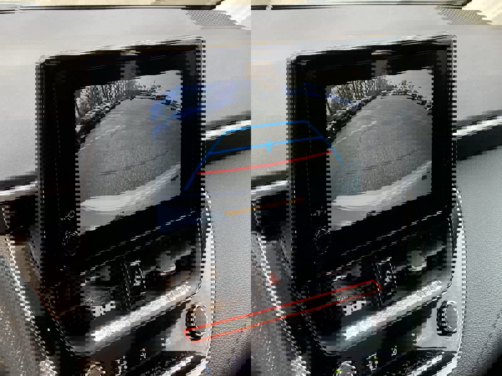 Used 2025 Toyota Corolla LE image 31