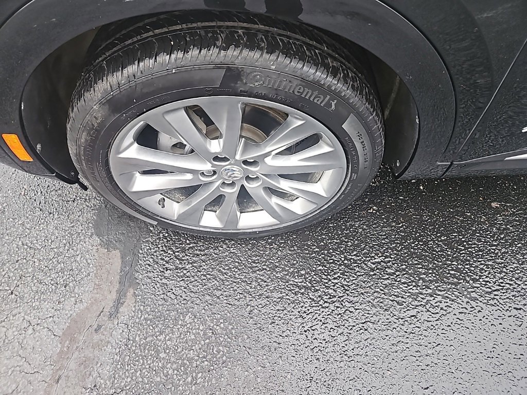 Used 2023 Buick Envision Avenir image 13