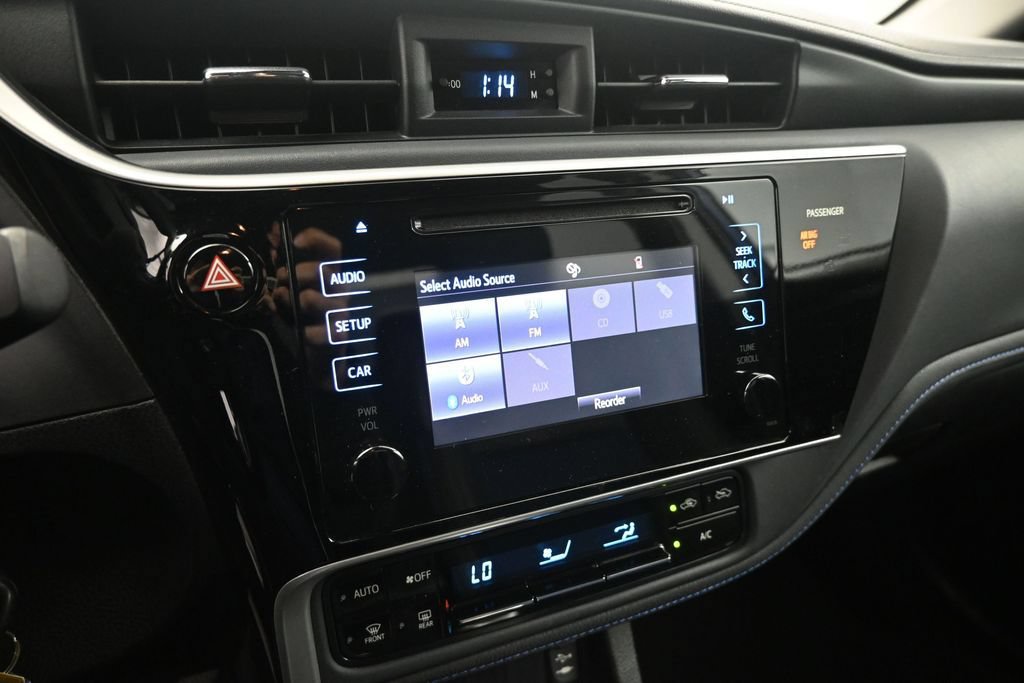 Used 2017 Toyota Corolla SE w/ Carpet Mat Package (TMS) FWD image 13