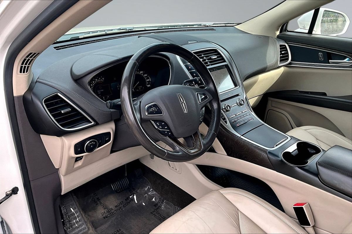 Used 2016 Lincoln MKX Select w/ Select Plus Package AWD/4WD image 11