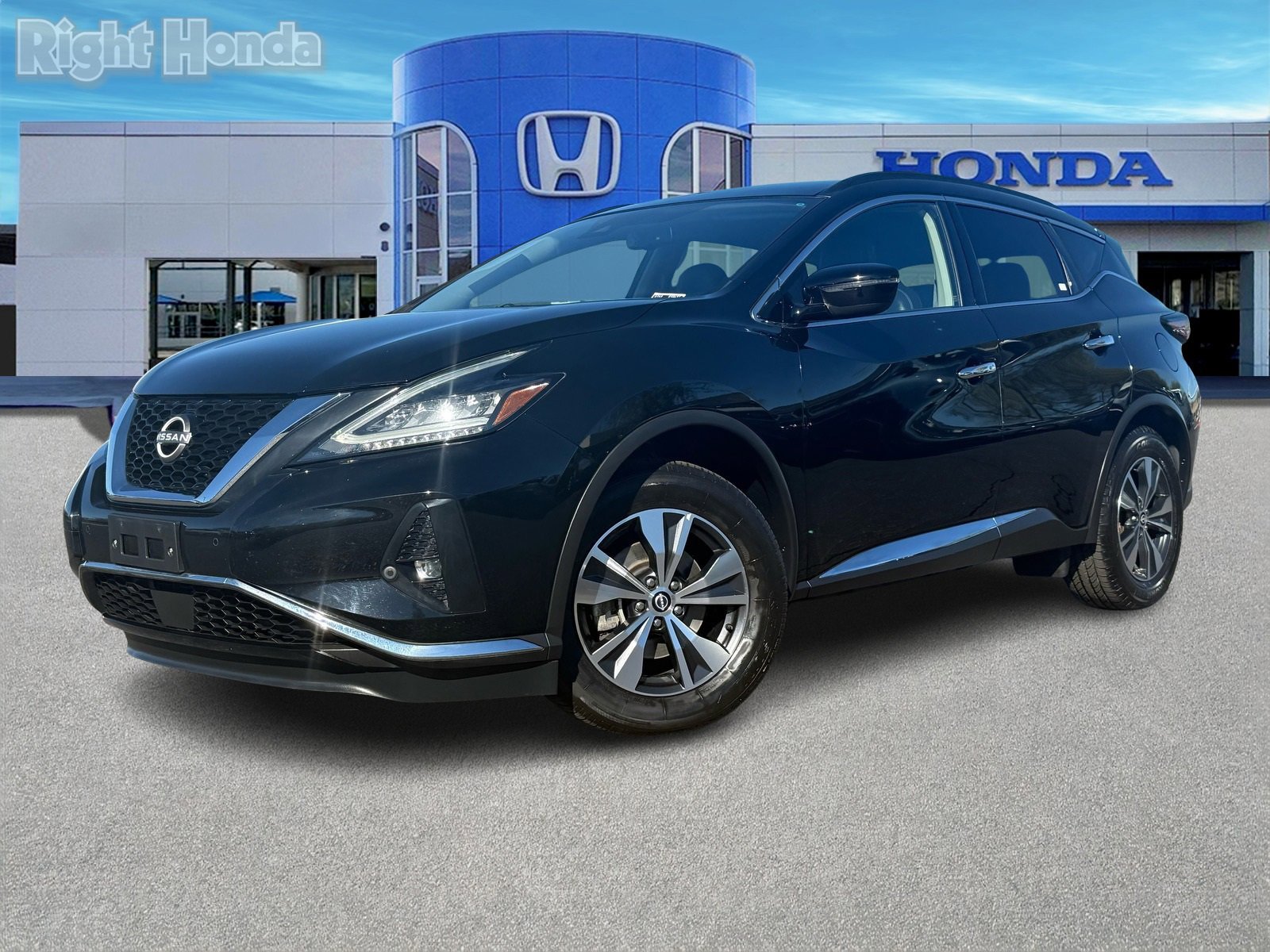 Used 2023 Nissan Murano SV image 2