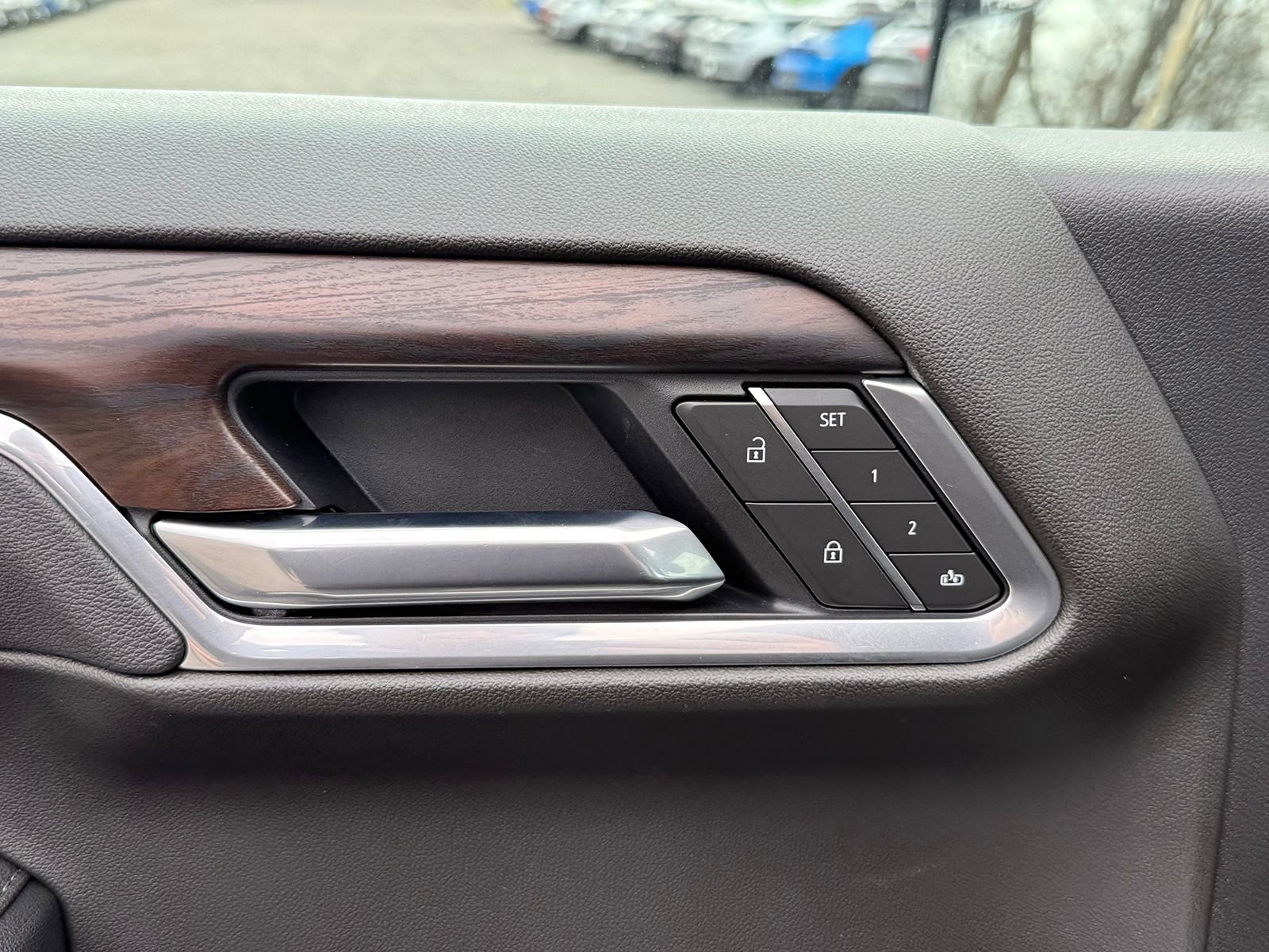 Certified 2026 GMC Sierra 1500 SLT image 16