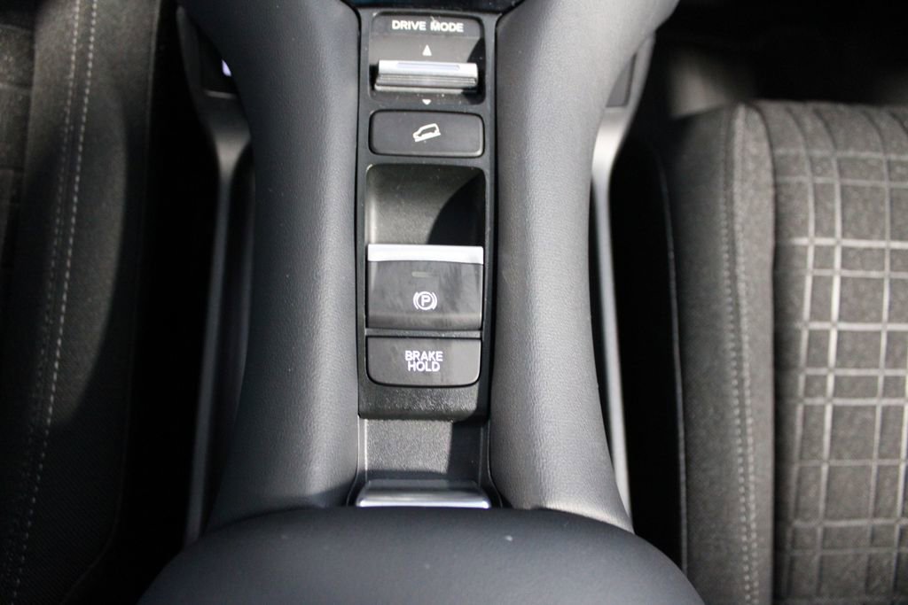 Certified 2023 Honda HR-V LX image 30