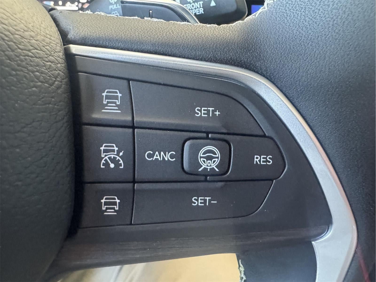 New 2026 Jeep Grand Cherokee L Limited w/ Limited Altitude Package AWD/4WD image 18