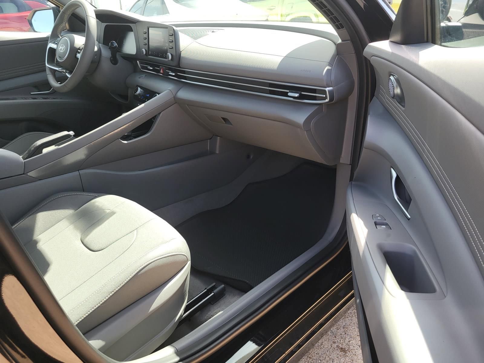 New 2026 Hyundai Elantra Sport w/ Cargo Package FWD image 7