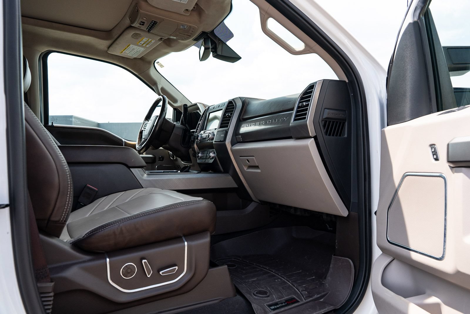 Certified 2019 Ford F250 Limited w/ FX4 Off-Road Package AWD/4WD image 11