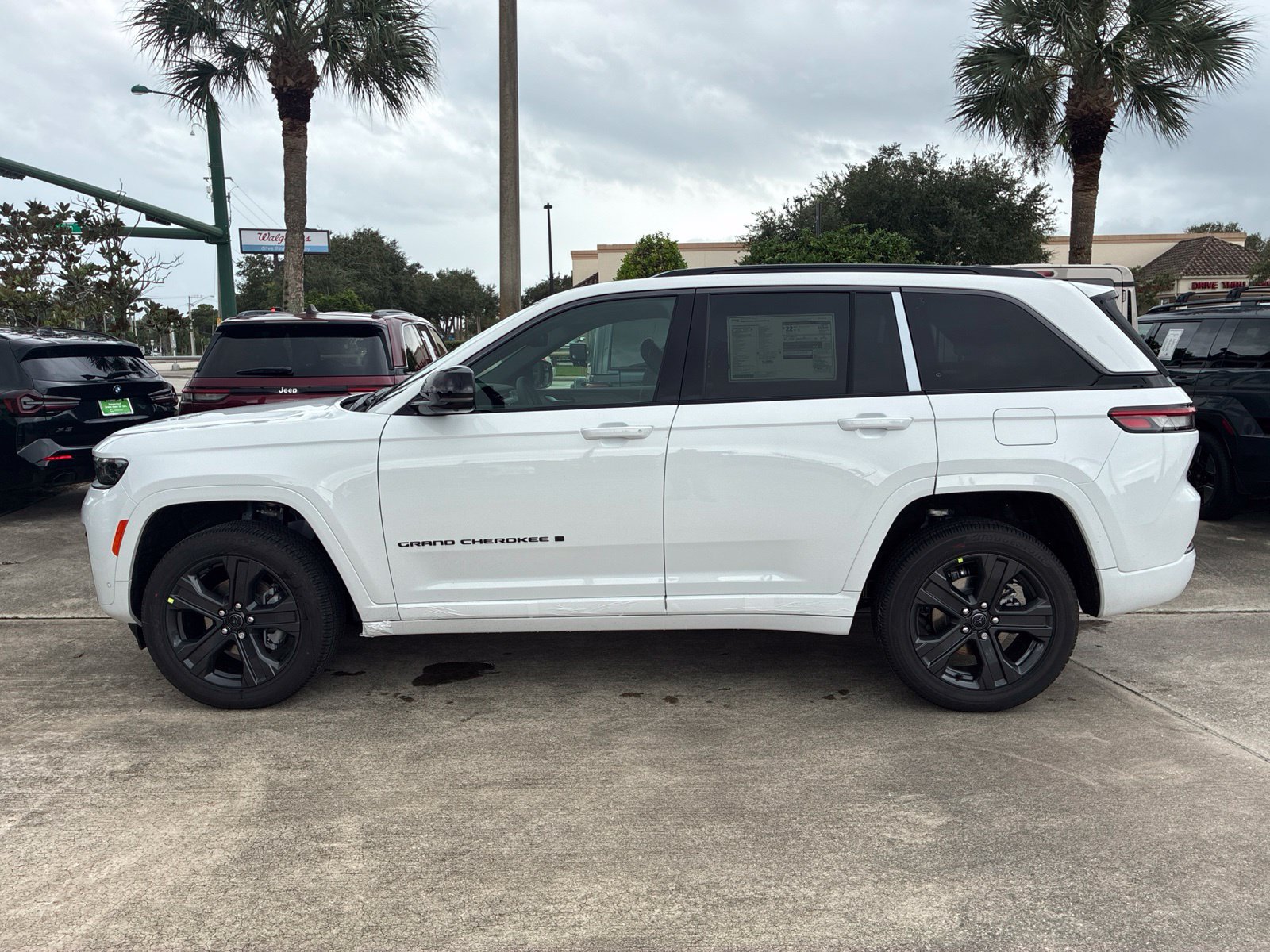 New 2027 Jeep Grand Cherokee Limited AWD/4WD image 2