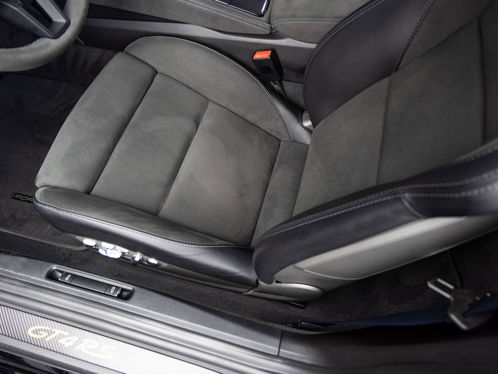 Certified 2023 Porsche 718 Cayman GT4 RS w/ Weissach Package image 22