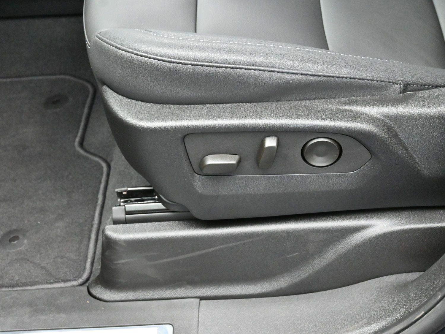 Used 2025 Chevrolet Tahoe Z71 w/ Z71 Off-Road Package image 17