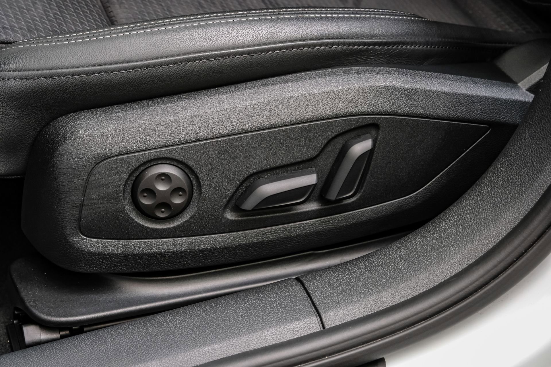 Used 2024 Audi A4 2.0T Premium Plus w/ Premium Plus Package image 36