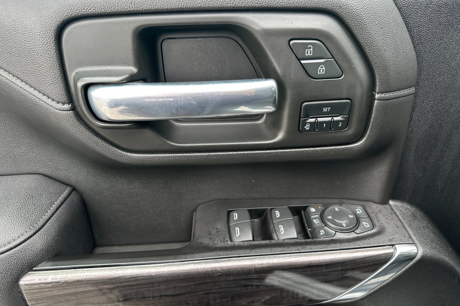 Used 2021 Chevrolet Silverado 2500 LTZ w/ Z71 Chrome Sport Edition image 11